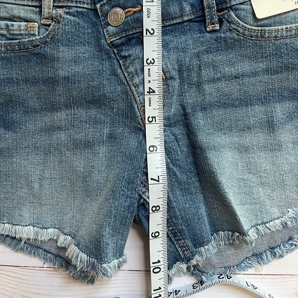 Abercrombie Kids Girls Denim Midi Shorts | Size 11/12 NWT - Picture 4 of 6